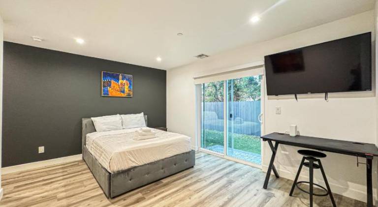 Spacious vacation home | Perfect for remote work | Dogs allowed — photo 2
