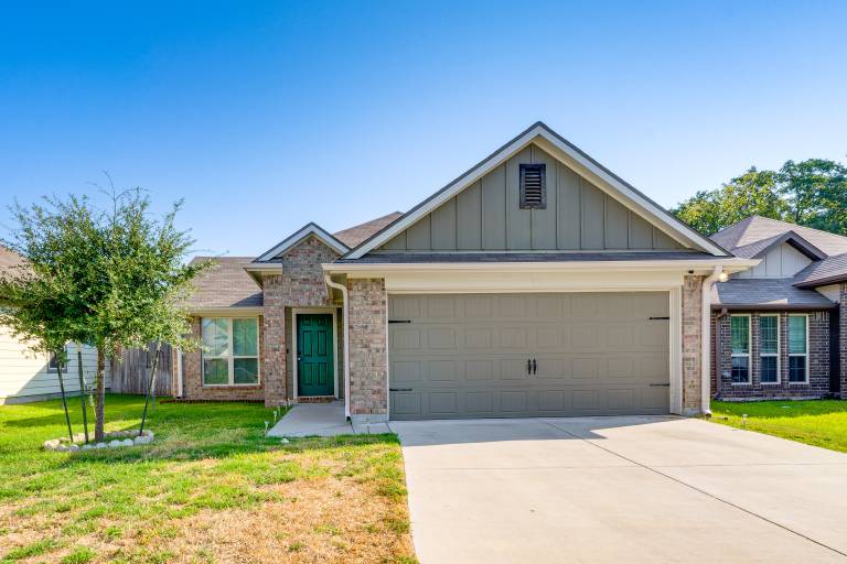 9 Mi to College Station: Dog-Friendly Home w/ Yard — photo 3