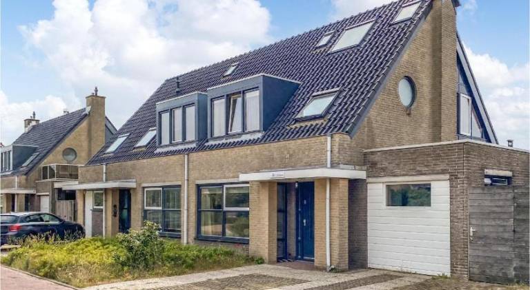 Fully equipped beautiful house with patio, yard & BBQ | Next to the beach | Pets allowed in Bergen