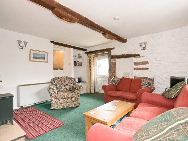 Cottage with garden — photo 3