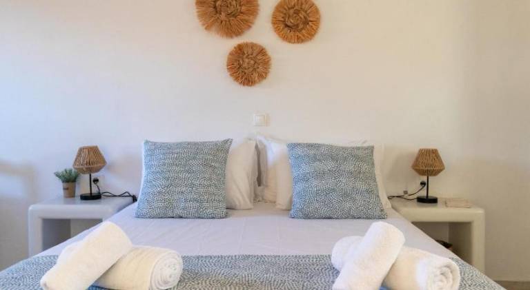 Beautiful rental apartment with patio & garden | Next to the beach | Dogs allowed in Naxos