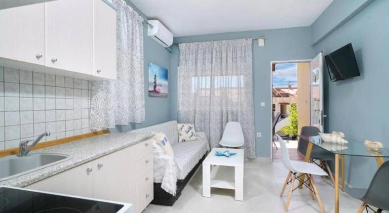 Las sirenas maisonnettes by the beach groundfloor and semi basement — photo 3