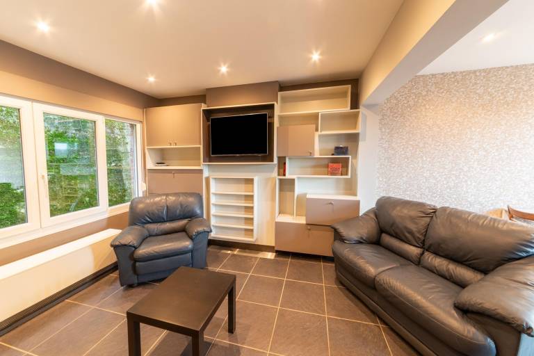Vacation home with patio, hot tub & yard | Nature view in Liege