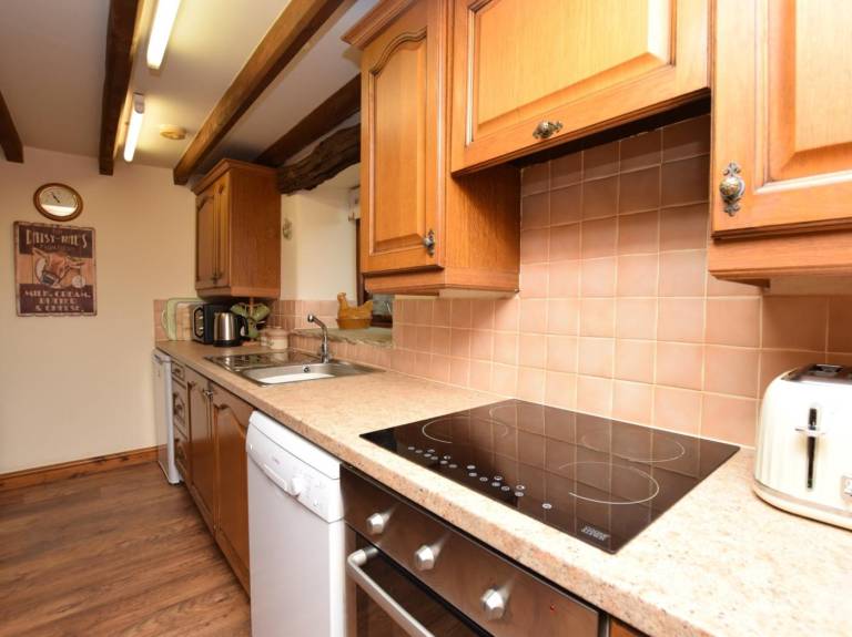 Fully equipped charming cottage with yard | Dogs allowed — photo 4