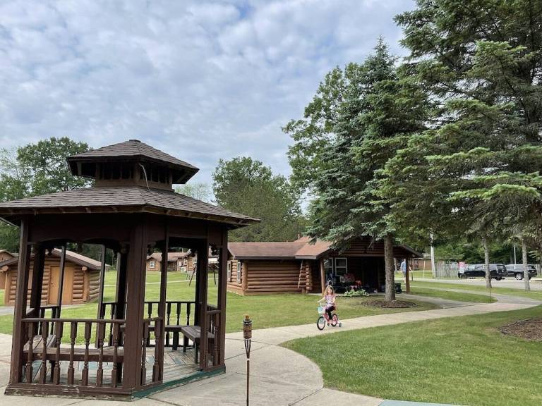 Cabin  Butman Township