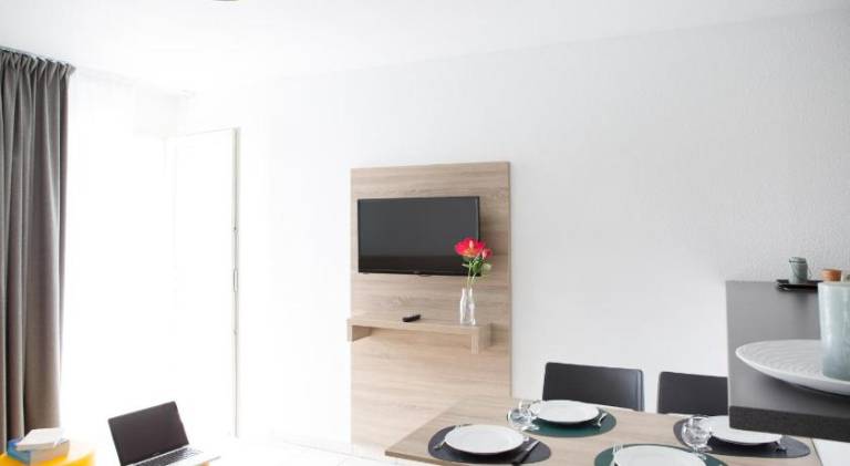 Nice serviced apartment with terrace | Pets are welcome — photo 2