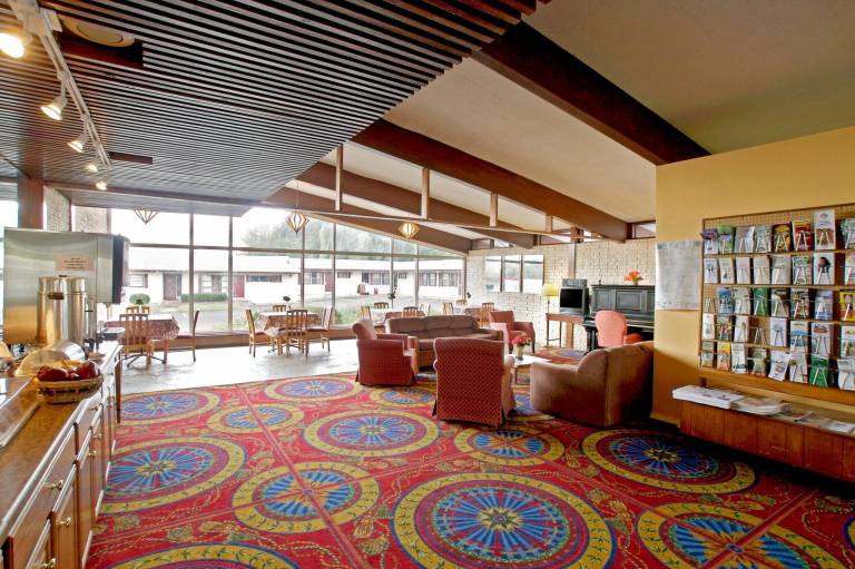 Americas Best Value Inn Geneva — photo 2