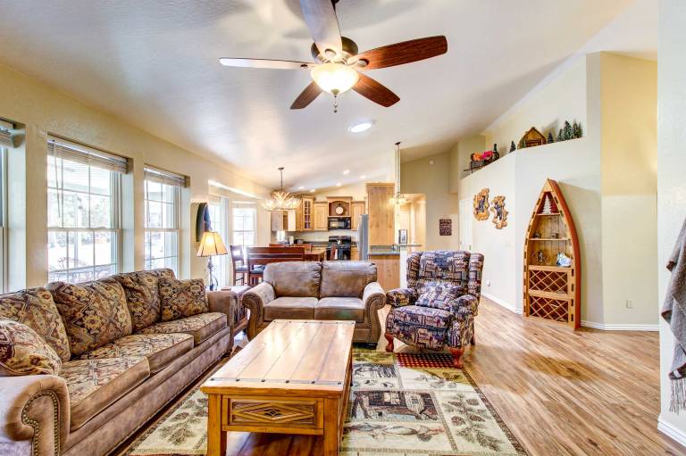 Winter Hikes & Ice Fishing Fun: Cozy Show Low Home in Show Low, AZ