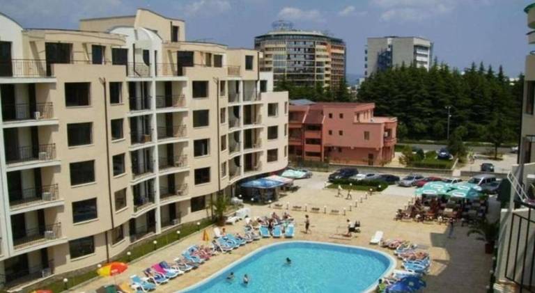Beautiful holiday apartment with pool | Pet-friendly in Sunny beach