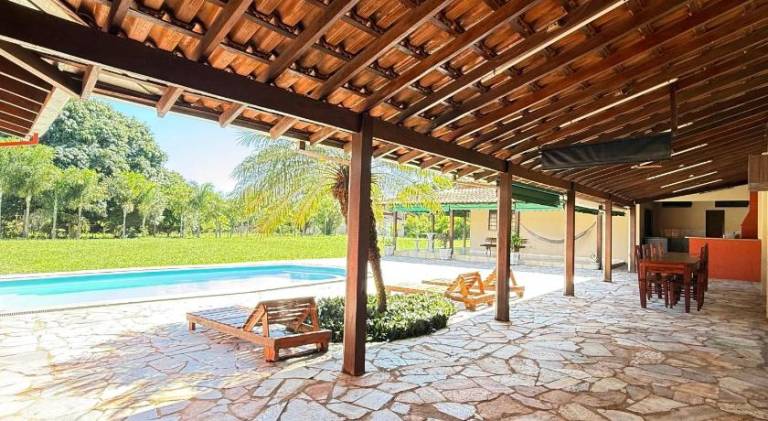 House with pool — photo 5