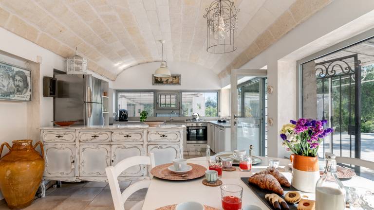 Villa with hot tub, barbeque & patio | Garden view — photo 4