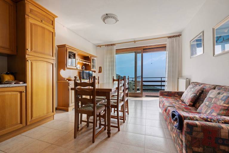 Apartment 'Annarosa, Piovere' with Lake View, Private Terrace and Wi-Fi in Tignale