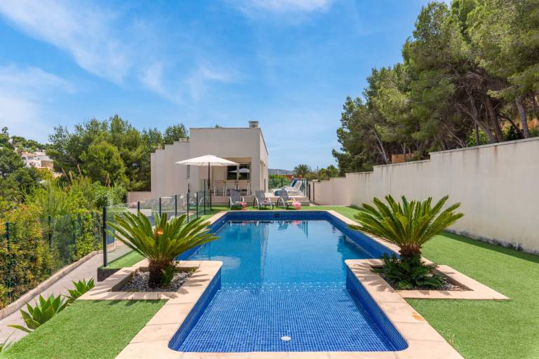 Fully equipped pleasant villa with private pool, barbecue & terrace | Pets are welcome — photo 2
