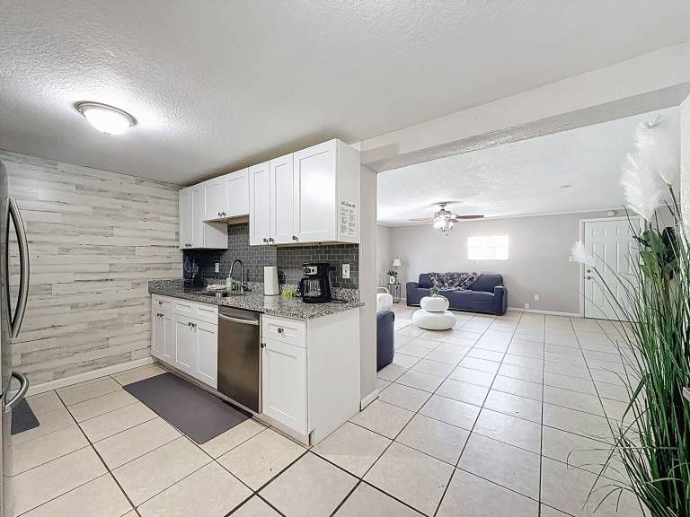 Centrally Located Pet Friendly Open Floor Plan
