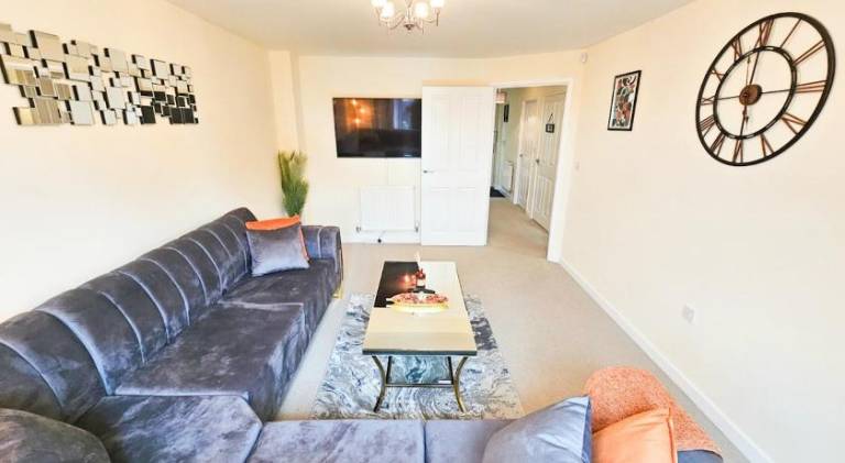Rental apartment with 5 rooms for 10 persons — photo 2