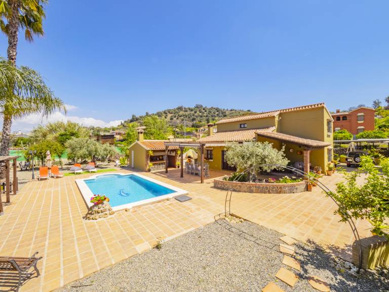 Villa  Coín