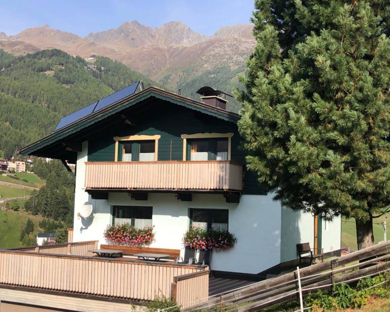 Vacation home with patio | Close to the ski | Pets allowed — photo 4