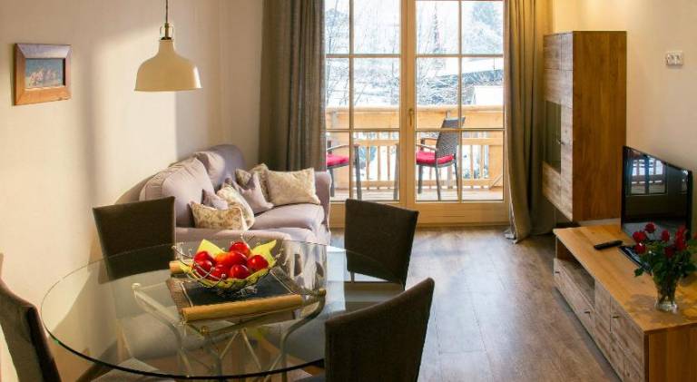 Holiday apartment with barbecue, garden & patio — photo 2