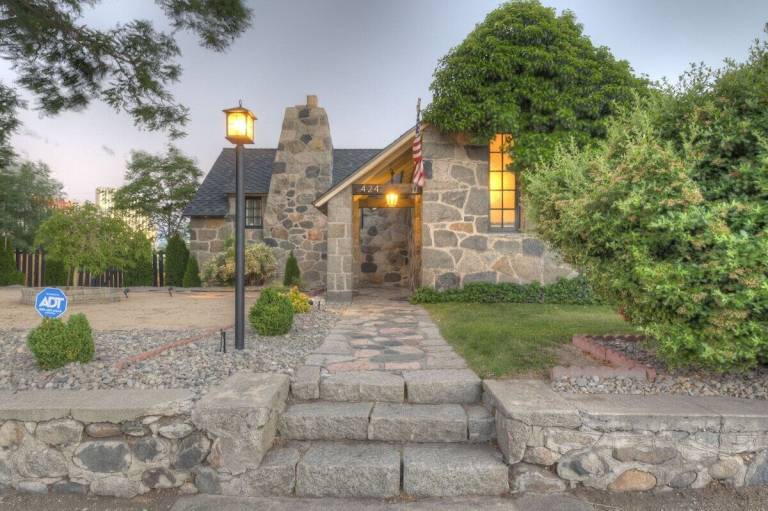 House West University