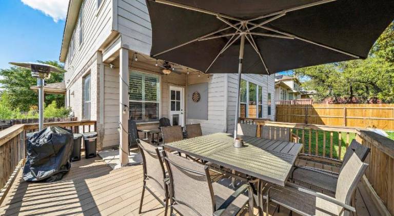 330 m&sup2; Ferienhaus