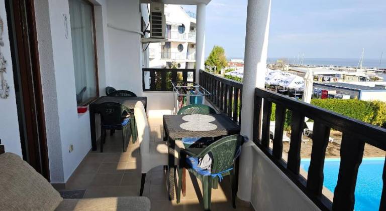 Rental apartment with garden, barbecue & patio — photo 5