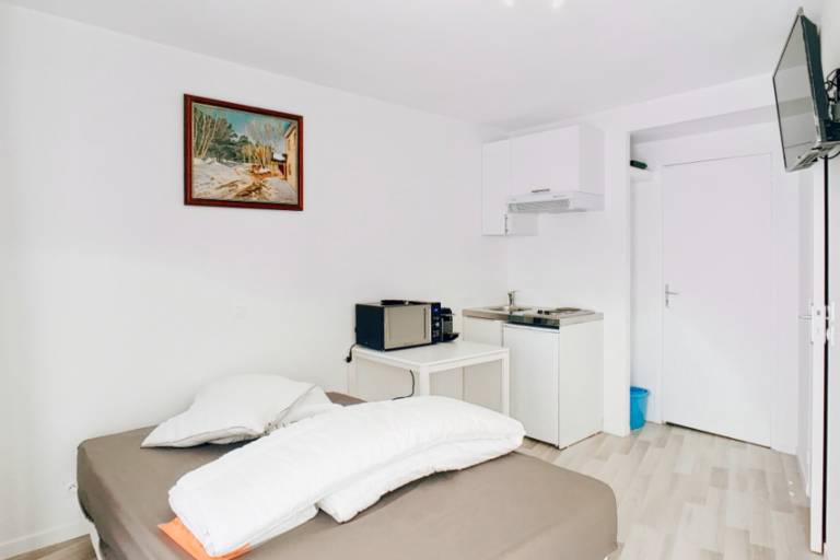 Small Flat Close to Convention