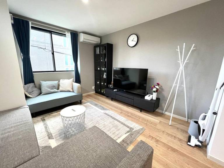 Fully equipped vacation home with jacuzzi | Perfect for remote work | Dogs allowed in Osaka