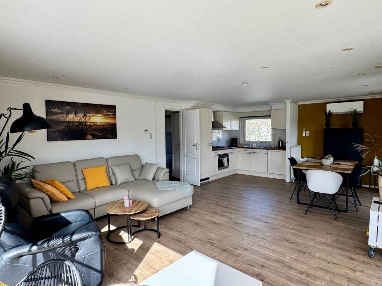 Chalet Huis Zeemeeuw in Breskens nah am Strand mit Klimaanlage und Zaun — photo 3
