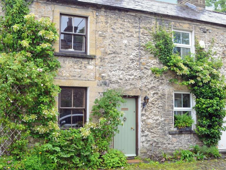 Cottage Settle