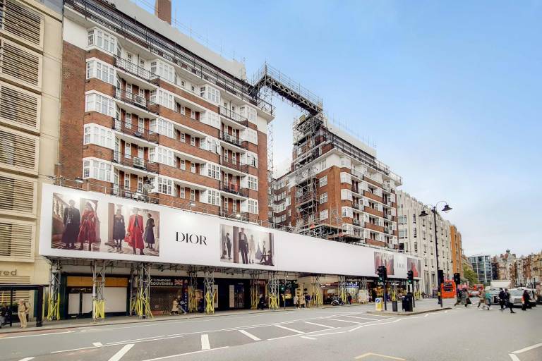 Condo  Knightsbridge
