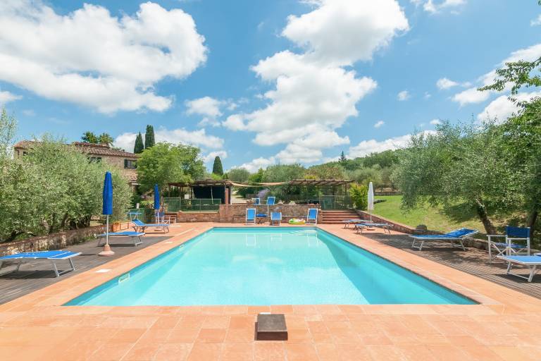 Agriturismo 'Molinuzzo - Joshua' with shared pool, private terrace and Wi-Fi in Barberino Tavarnelle