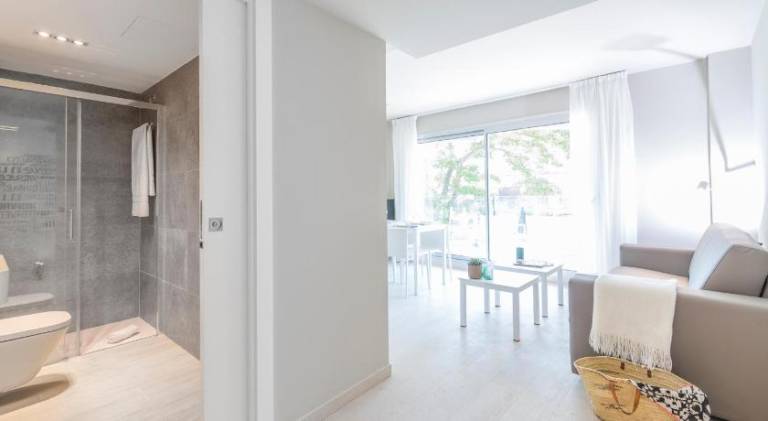 Rental apartment with terrace — photo 2