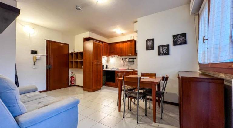 Holiday apartment with terrace in Pisa