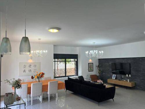 Villa  Giv'at Avni