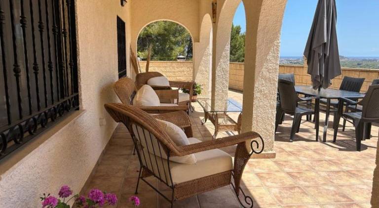 Villa with pool — photo 3