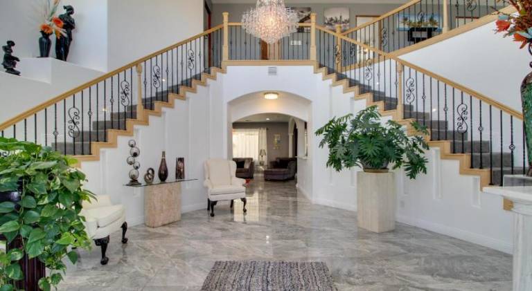279 m&sup2; Ferienhaus