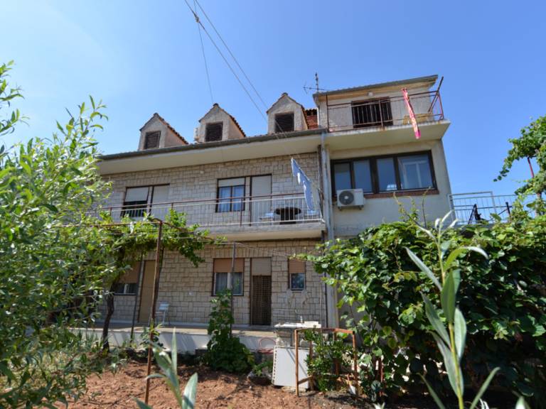 Apartment with terrace & grill — photo 3