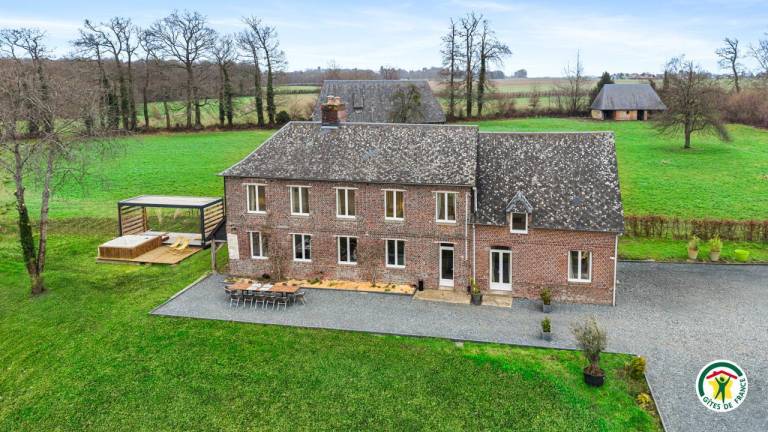 Beautiful gite with grill, patio & yard | Pet-friendly in Rouen