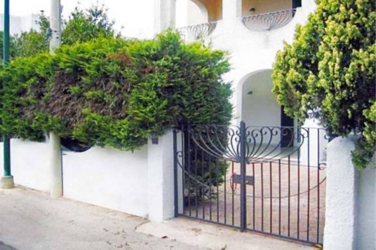 House with garden — photo 2