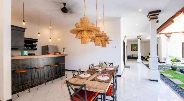 Beautiful villa with pool | Beach nearby | Pets allowed — photo 2