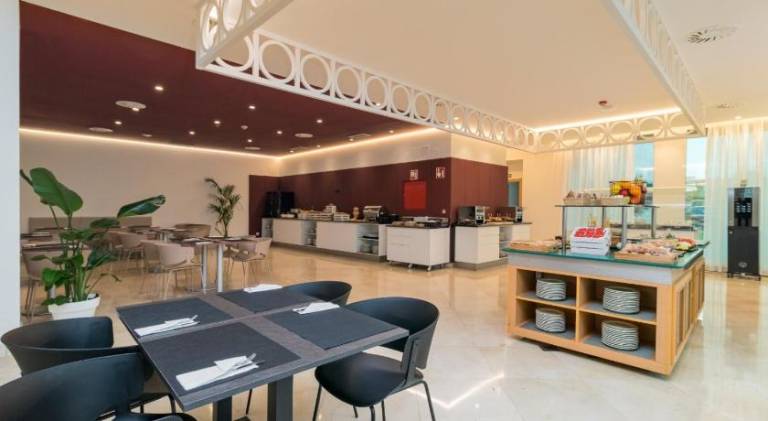 Hotel Puerta Santander — photo 3