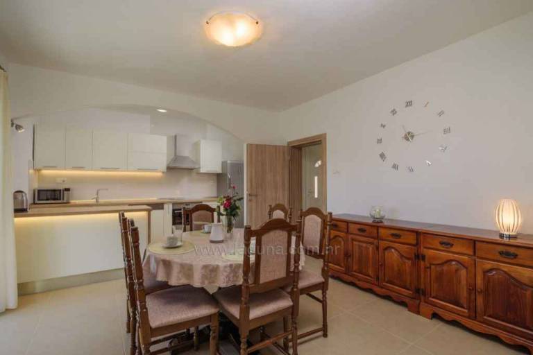 Holiday apartment spacious apartment with beautiful views — photo 3