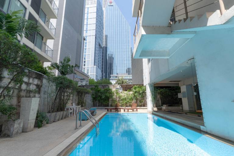 Journeyhub Sukhumvit Bangkok 26 in Koh Lipe