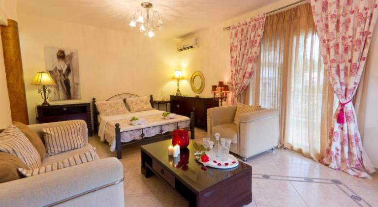 Villa with terrace, yard & BBQ | Suitable for remote work — photo 2