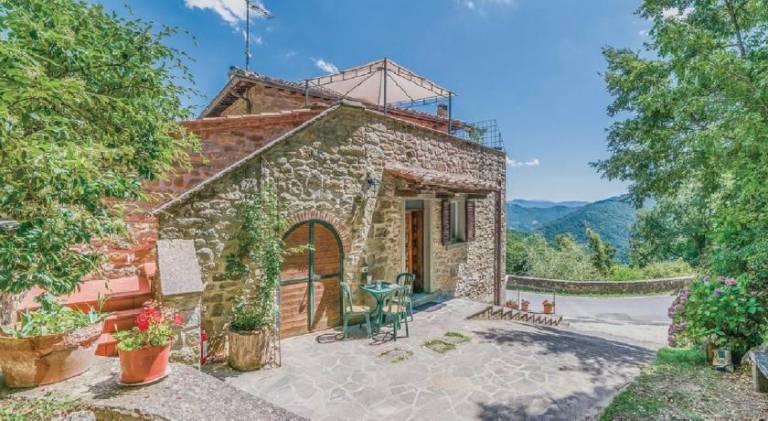 Lovely apartment with pool, terrace & garden | Pets are welcome in Cortona