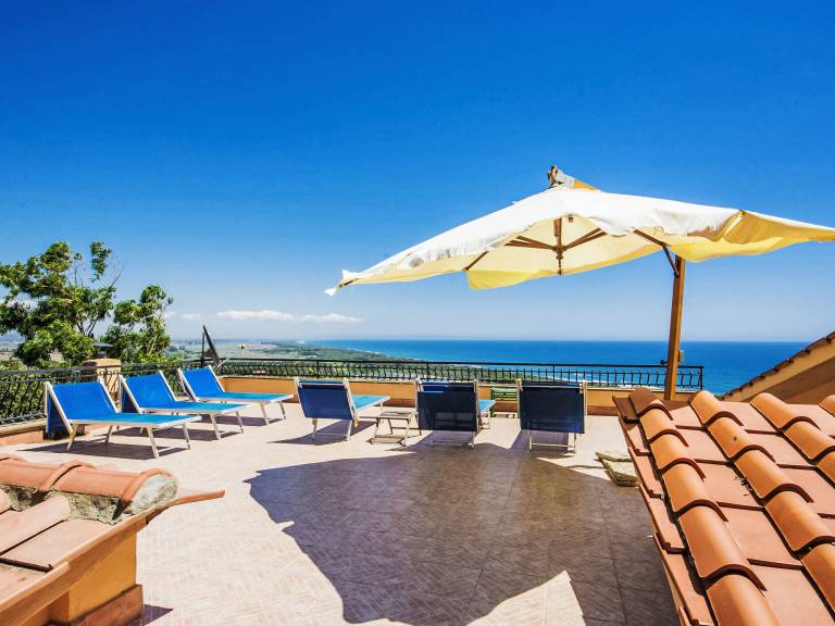 Fully equipped house with terrace, garden & barbeque | Sea view | Close to the beach | Pets are welcome — photo 4