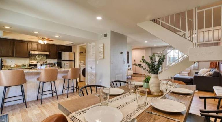 Apartment with pool in Scottsdale, AZ