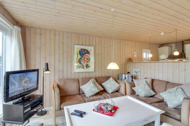 Vacation home with terrace — photo 5