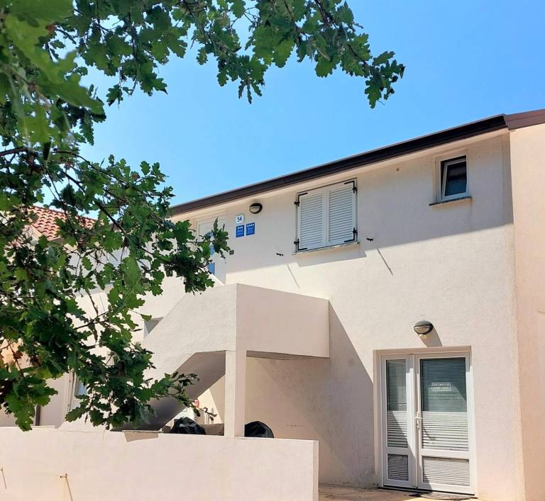 Fantastic apartment just 300 metres from the beach with a view of the tennis court - dogs welcome — photo 3