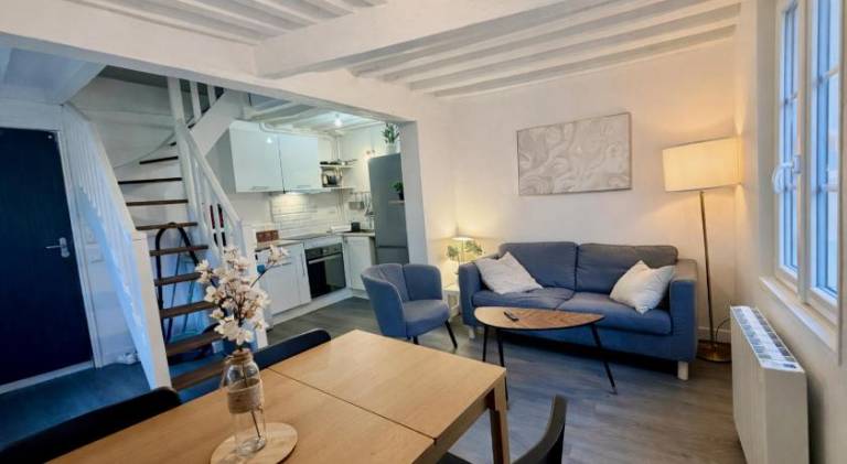 Holiday apartment with 2 rooms for 4 persons in Compiègne